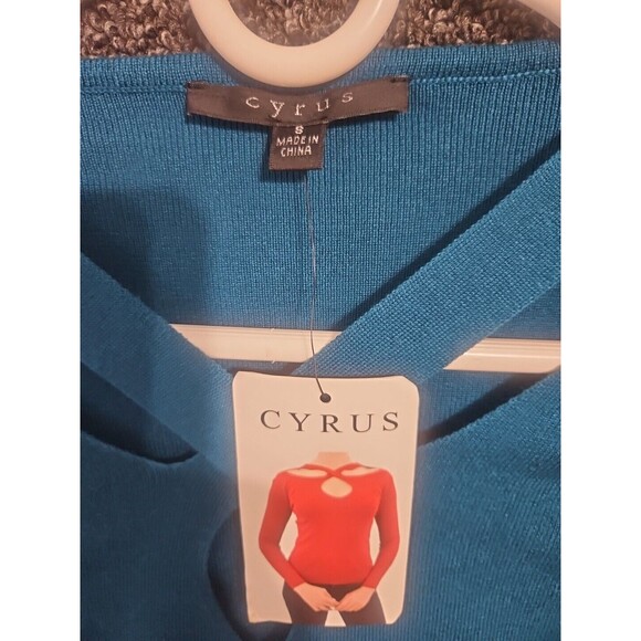 Cyrus Women's Intellect Turquoise Green Small S Cut-Out V N-Neck Top New NWT - Picture 3 of 12